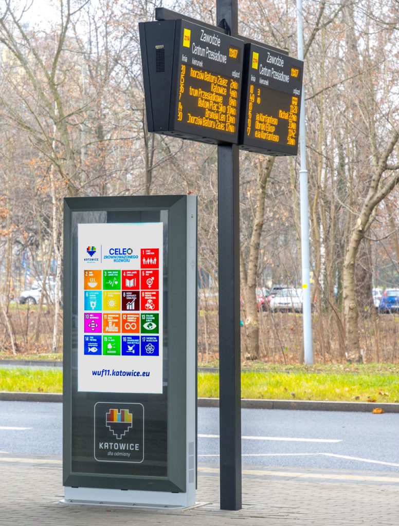 Info kiosk Dysten. Infokiosks and information totems implemented - the Zawodzie interchange hub. Project  in Katowice was cofinanced by the European Union. Infokioski uzupełniają System Dynamicznej Informacji Pasażerskiej
