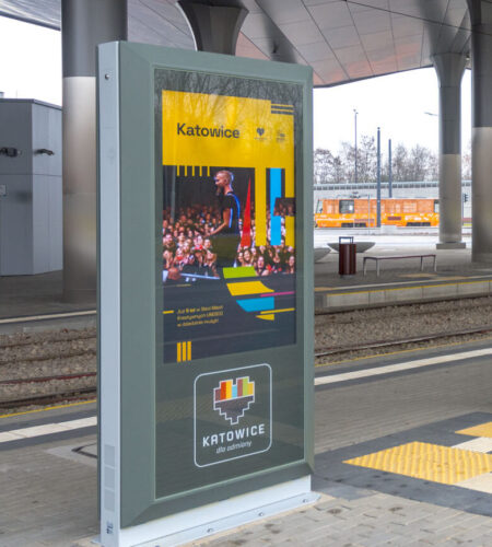 Info kiosk Dysten. Infokiosks and information totems implemented - the Zawodzie interchange hub. Project  in Katowice was cofinanced by the European Union.