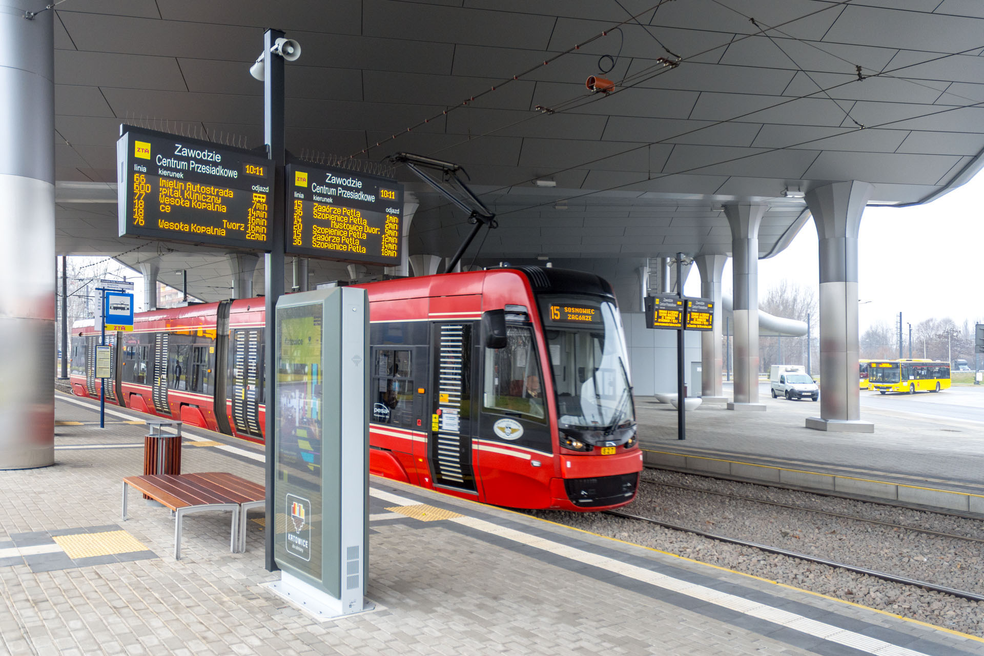 SDIP, Dynamic Passenger Information Display System and info kiosk, LED passenger information boards. This project was cofinanced by EU. Tablice informacji pasażerskiej LED amber, Katowice Zawodzie.