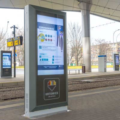 Info kiosk Dysten. Infokiosks and information totems implemented at the Zawodzie interchange hub. Project in Katowice was cofinanced by the European Union.