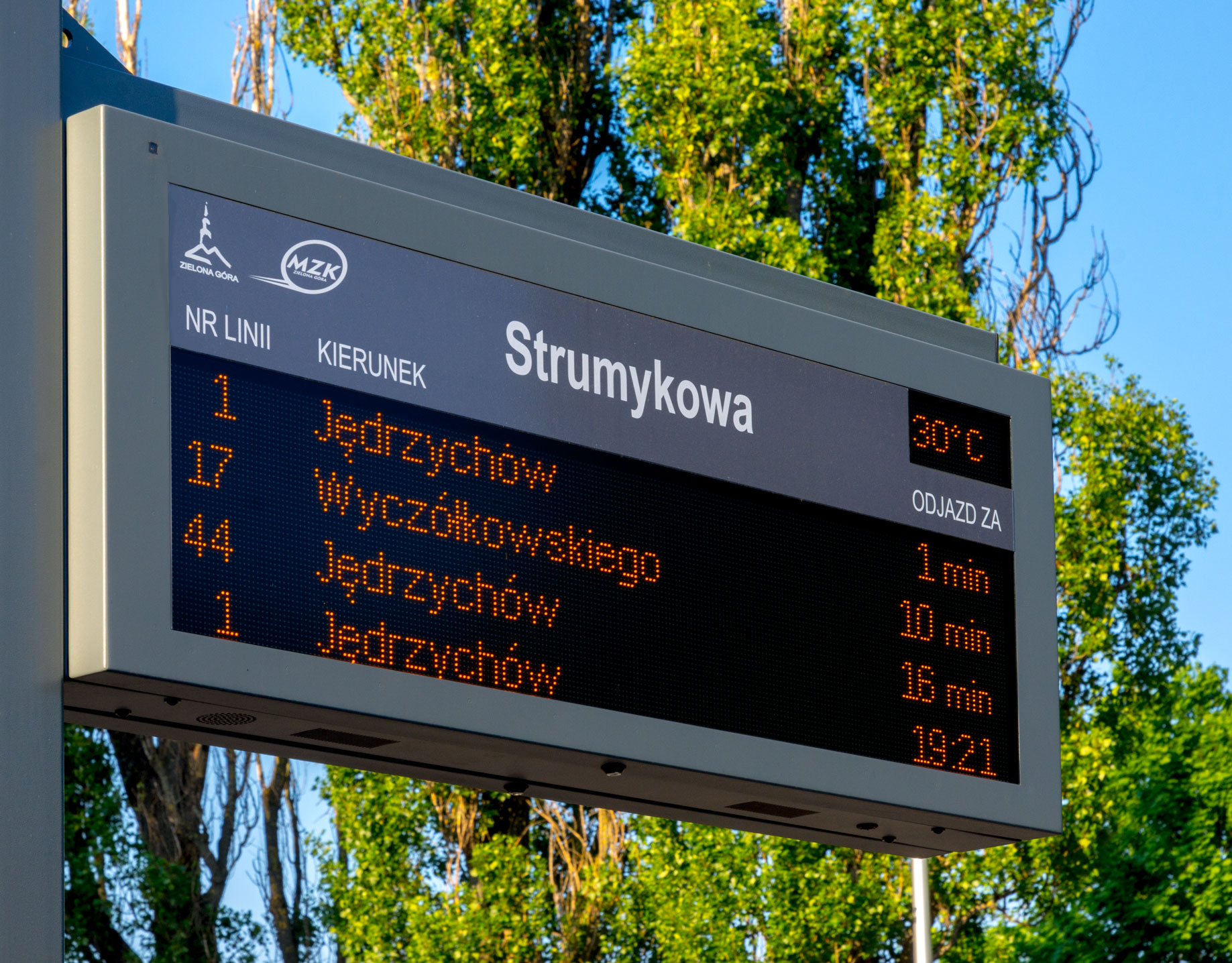 Tablice wyświetlacze dynamicznej informacji pasażerskiej LED amber Passenger Information Display Boards, Zielona Góra