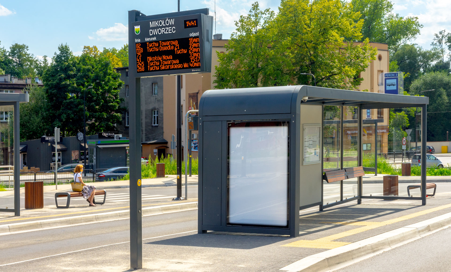 Real-time passenger information displays at interchangetablice i wyświetlacze dynamicznej informacji pasażerskiej w centrum przesiadkowym w Mikołowie