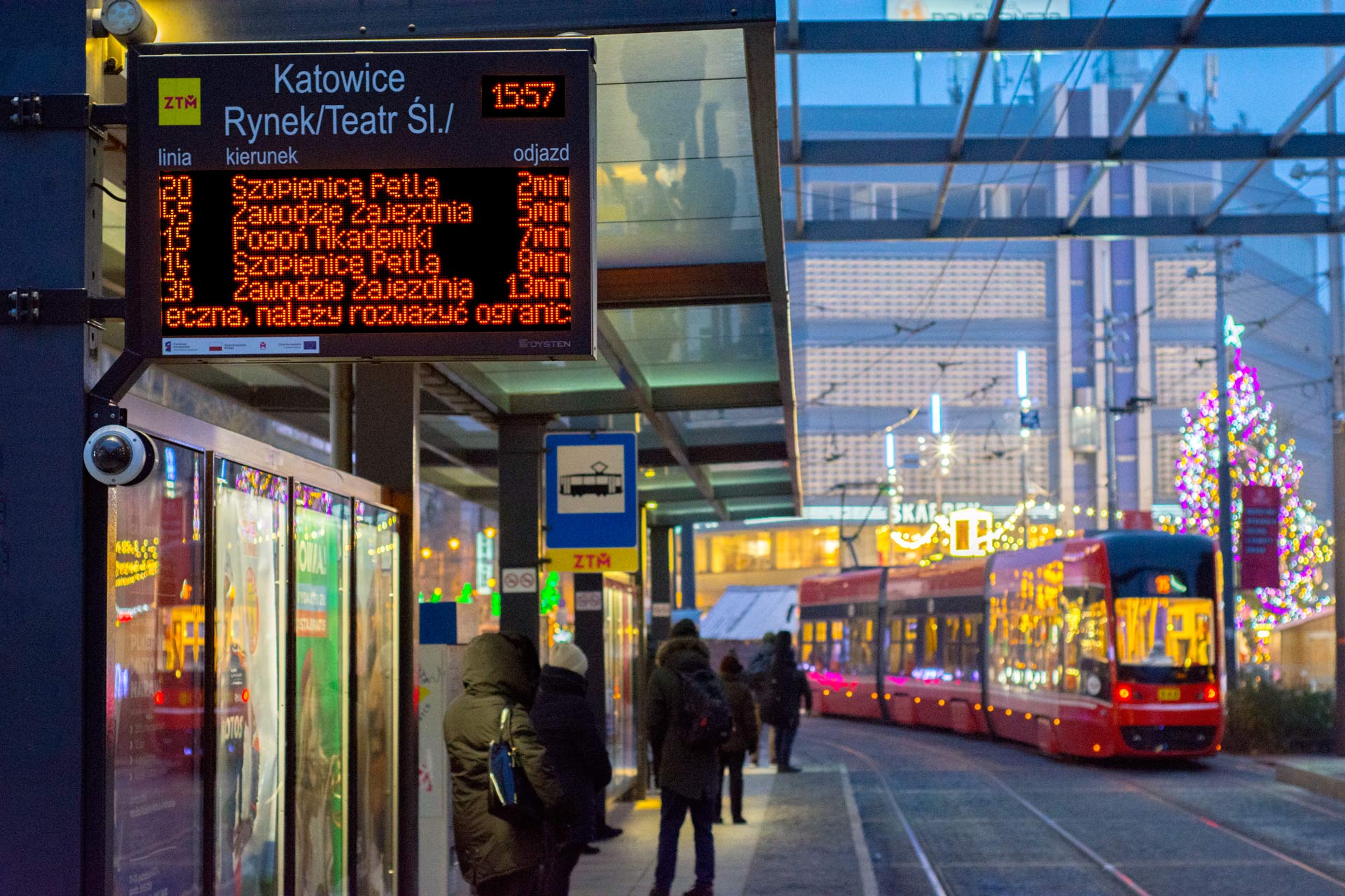 LED real-time passenger information display boards. PIS GZM Metropolis, Poland. Wyświetlacze informacji pasażerskiej w technologii LED amber. SDIP GZM Metropolia